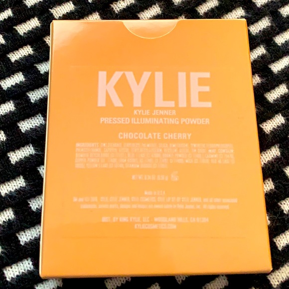 100% Authentic BNIB KYLIE COSMETICS PRESSED ILLUMINATING POWDER SET - Picture 9 of 12